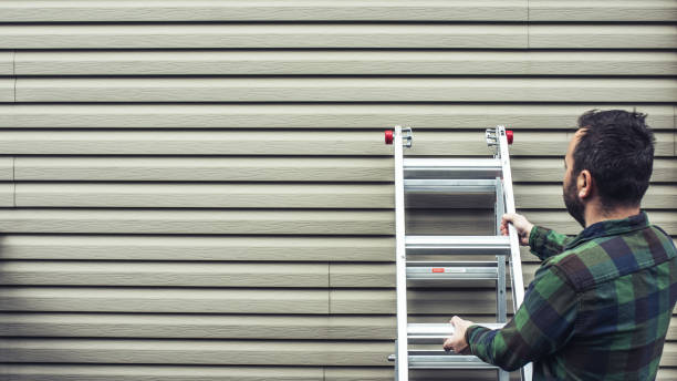 How To Choose The Right Materials for Your Siding Installation in 'Pelican Bay, FL